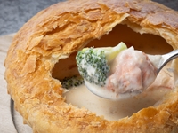 [Seasonal] Salmon chowder soup, baked pie + buffet (adult)