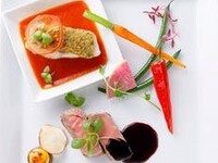 [Souvenir exclusive to TCM members] Meat & Fish Double Main Plate Lunch + Sweets & Deli Island