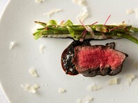 【土日祝：公式限定特典付ランチコースC】国産牛フィレと鮮魚のWメイン全5品＆ドリンクビュッフェ