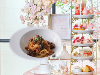 ＜平日＞『パスタ付き桜色のストロベリーアフタヌーンティー』 スイーツでお花見気分！～桜といちごが奏でる心ときめくひとときを～　マリアージュフレールもお替り自由