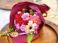 4/13 ■グループに1つミニブーケ・乾杯ドリンク付！大切な方へお花付きランチ！母の日・父の日などにも￥7000【税サ込】