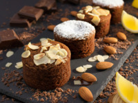 TAKEOUT "カプリ風 ガトーショコラ アーモンド&神の島レモン"