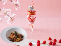 【平日】「パスタ付き大人のご褒美パフェ～旬のいちごと春薫るさくらの宴～」