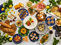 【3/1～5/31土日祝ランチ】 ～地中海フェア～メインを選べるセミブッフェ　ホテル特製カレー付き