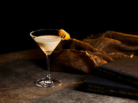 [Chef's Choice Course] + Aperitif/Digestif Plan