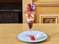 【火/水/木曜日】“ただかねいちご“とショコラのパフェ