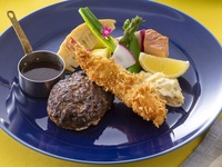 神户西式午餐A：汉堡牛排和炸虾