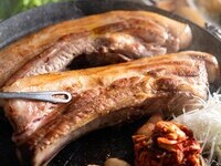 大人気！厚切りサムギョプサルセット！ワンドリンク付き！1980円