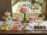 【フレッシュ苺を含むデザートビュッフェ付き】週末限定ウィークエンドブランチ＆シャンパーニュ1種類フリーフロー90分