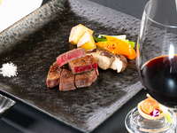 A 7-course meal featuring specially selected Japanese Black Beef "Sirloin and Fillet Steak" + free-flow wine pairing