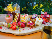 Strawberry-Flavored Afternoon Tea Set (From March 16th) *Weekdays only
