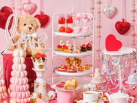 ★2/14・15特別タイムセール10%OFF★【土日祝/窓側席】乾杯は苺のスパークリングワイン！いちごとスウィートベアのアフタヌーンティー