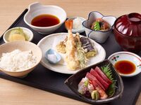 Sashimi and tempura set meal
