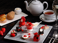 [3/2~5/31] RED ~ Strawberry Afternoon Tea ~ with a glass of champagne