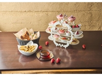 【週末・祝日限定】春限定 苺づくしの贅沢アフタヌーンティー+乾杯シャンパン＆2Hカフェフリー～12:00入店～