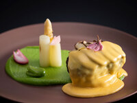 【90-Minute Dining】Mini Buffet Included ≪Seasonal Lunch≫Beef Hamburg Steak with Béarnaise Sauce