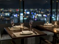 【保證靠窗座位 / 特別套餐】包含鮑魚和國產牛裡肌等8道菜的豪華全套晚餐