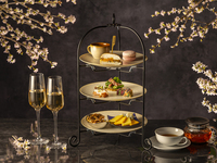 High Tea Set /Savories and 34 drinks free-flow includes Sparkling wine  