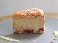 苺とトンカ豆のチーズケーキ