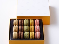 [TAKEOUT-PIERRE HERMÉ PARIS-Macarons] Assortment of 15 macaroons 5,994 yen