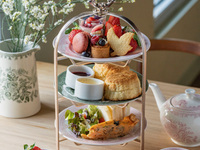 [2026/3/11〜4/7まで]KIKI’sアフタヌーンティーセット「春のいちご泥棒」15:00〜