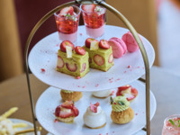 【CAFE｜土日祝】ストロベリーとピスタチオのアフタヌーンティー（3/16〜5/12）