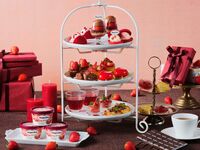 ☆★学生割引10%OFF★☆2時間カフェフリー【平日】ストロベリー＆チョコレート アフタヌーンティー withハーゲン ダッツ