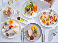 [Appetizer & Dessert Buffet] Choose your main course and enjoy an elegant lunch