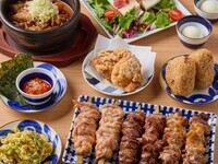 【18時ご入店まで限定！さくっとコース・串お任せ4種＋酒の肴　1.5時間飲み放題付き】4,000円(税込)　炭焼き4串の盛合せをメインにいいとこどりしてます【全6品】
