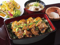 ランチ「炙り黒豚角煮重」