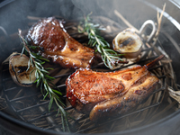 [120 minutes All you can drink included] Guaranteed "live experience seat" with a view of the rising flames right in front of you / WARAYAKI Immersive Short Plan 5 dishes