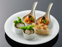 【夜のアフタヌーンティー】海鮮と仔羊のトマト煮込みなど全9品＋2時間飲み放題（4/1～5/31）