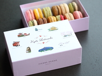 [TAKEOUT-PIERRE HERMÉ PARIS-Macarons] Assortment of 12 macaroons Uncontournable