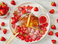 [From 2/25] Strawberry-Packed Luxury Mille-Feuille Pancakes