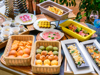 Light Lunch Buffet (Saturdays, Sundays & public holidays)