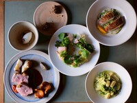 [Weekends only, 5pm] Seasonal Share Course (6 dishes) ◆ Includes a toast of sparkling wine <Dessert can be changed to a message plate>