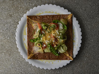 パルフェバンビ付きガレットランチ〜スモークサーモンと春野菜のガレット〜【 ¥5,700円(税別) 】