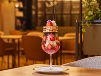 [March 29th Only, Part 1: 2 PM] "Strawberry Caravan x SARAS CAFE & BRASSERIE Yotsuboshi Sweets Festival" Yotsuboshi (Strawberry) Special Parfait [Includes Strawberry Picking Experience]
