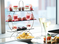 【Sakura & Strawberry Afternoon Tea】桜といちごのスイーツとセイボリーなどを楽しむ全12品　レストランがこだわりをもって提供する期間限定のアフタヌーンティー