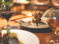 【晚餐】时令品鉴晚餐，畅饮10种葡萄酒