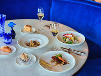 【オンライン限定 土日祝ランチ】4品コース ウィークエンドフィースト スパークリングワイン１杯付 (3月28日よりスタート）