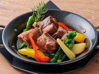 ハーフブッフェランチ 骨付きスペアリブ 【WEB予約特典有】