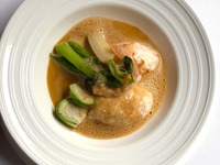 〈オプション〉魚料理をスペシャリテ「海老のクネル リパイユ風」に変更