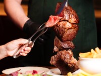 金土日祝ディナー限定！【2H食べ放題】クラフトビール3種飲放題付！20種シュラスコ＆サラダ＆ブッチャーカレー付き…8,000yen2名様～