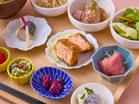 【ご予約限定】旬を少しずつ、贅沢に。12種の御膳と選べるデザート(ドリンク付き)