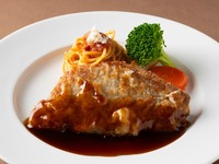 [Hokkaido Beef Steak Bowl] Includes salad, dessert, soup, and coffee buffet