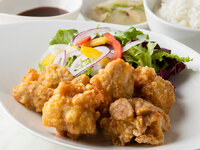 [Yakitori with Sweet and Sour Sauce] Includes salad, dessert, soup and coffee buffet