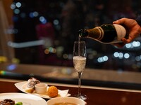 ＜ディナー＞★母の日におすすめ★中国伝統の点心「桃まんじゅう」などのデザート4種を含むスペシャルデザートをプレゼント！「富貴」コース | 1名様 15,000円
