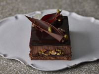 ピスタチオショコラ クレムー 3種のナッツとともに 8名様分【 ¥7,200円(税別) 】