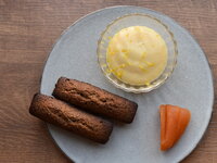 푸얼 차의 피난쉐 화이트 미소 앵글레이즈